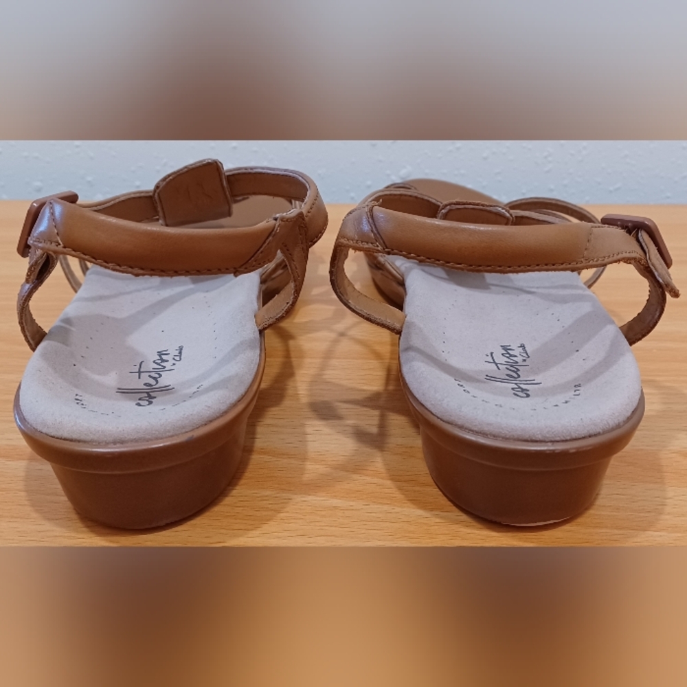 Clark's T-strap Sz 10m brown Leather Sandals. - Picture 2 of 6